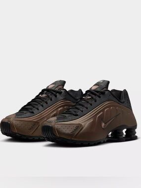 Nike Black and White Running Shoes (Size US 8)